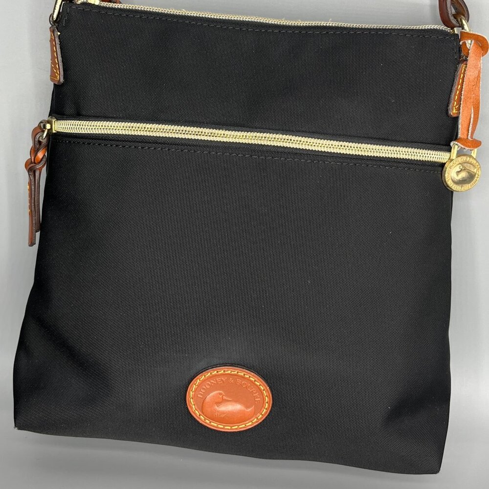 DOONEY & BOURKE J8351668 BLACK NYLON W/TRIM LEATHER BROWN SHOULDER STRAP BAG